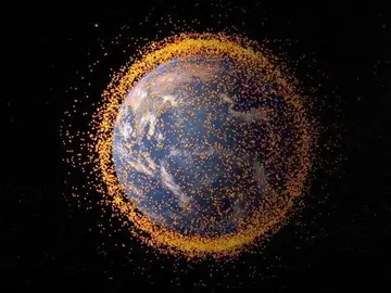 Recreación de la basura espacial que rodea la tierra Recreación de la basura espacial que rodea la tierra