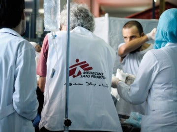 Un miembro de MSF en un hospital Un miembro de MSF en un hospital