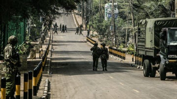 Varios soldados patrullan las calles tras el atentado