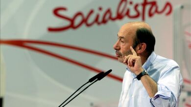 Rubalcaba acusa al PP de compartir el 