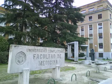 Facultad de Medicina de la Universidad Complutense de Madrid Facultad de Medicina de la Universidad Complutense de Madrid