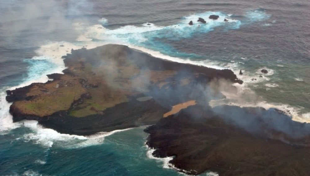 Isla de Nishinoshima, próxima a Japón