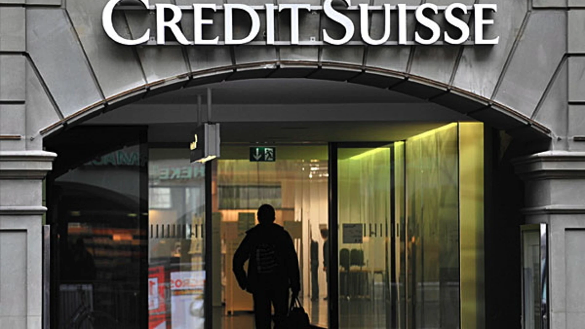 Fachada del banco suizo Credit Suisse Fachada del banco suizo Credit Suisse