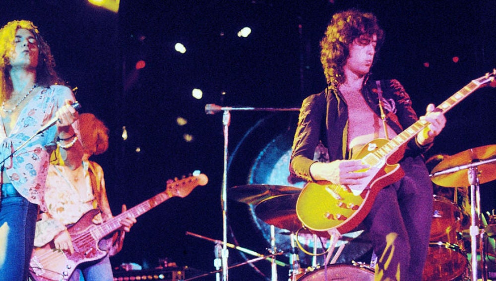 Led Zeppelin durante un concierto