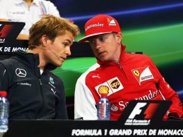 Rosberg y Kimi en rueda de prensa