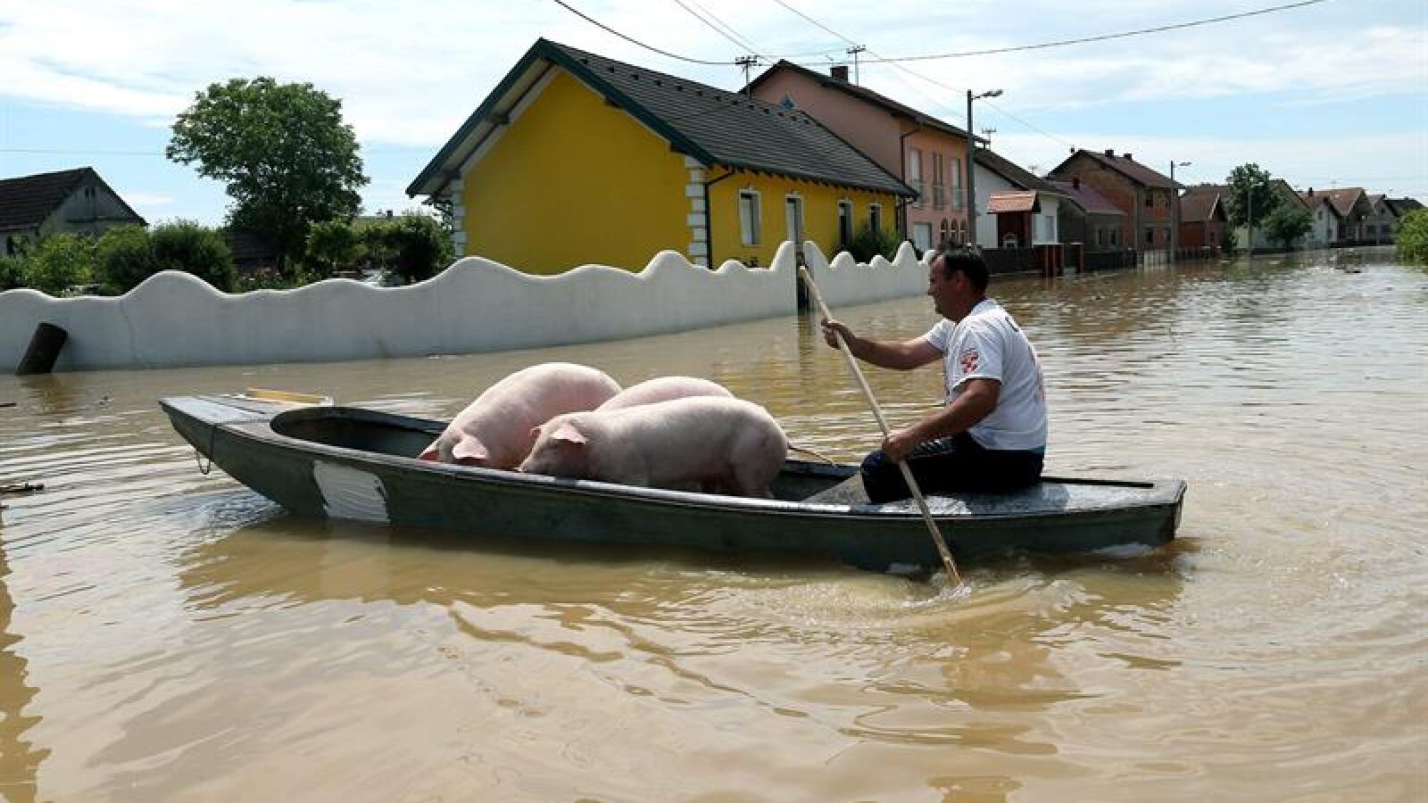 Los Balcanes necesitan ayuda internacional para hacer frente a las peores inundaciones del último siglo
