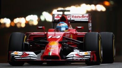 Alonso vence a la lluvia y a Mercedes y termina primero en los Libres 2 de Mónaco