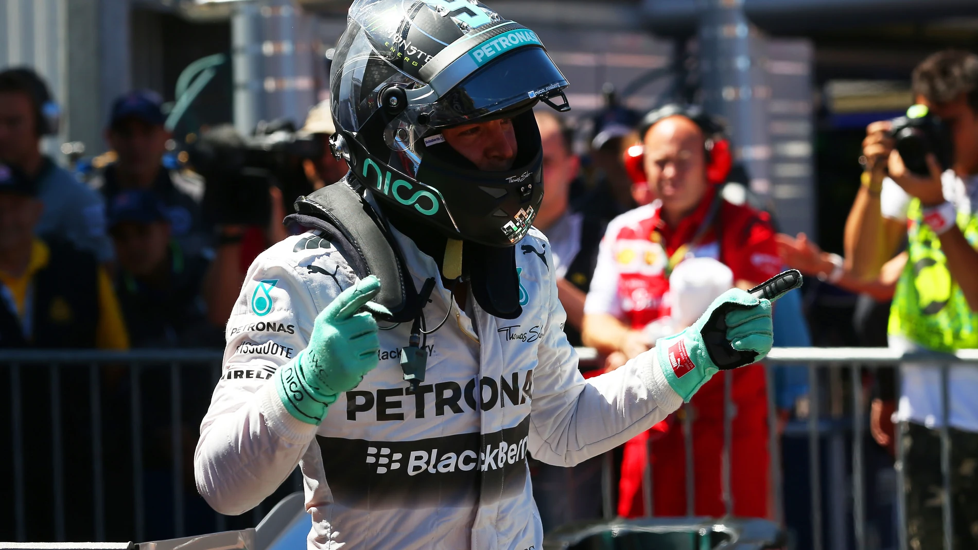 Nico Rosberg festeja su pole