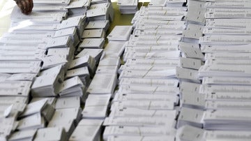 Papeletas electorales con las diferentes diferentes candidaturas preparadas 