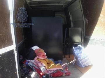 Interior de la furgoneta en la que se encontraba el armario. Interior de la furgoneta en la que se encontraba el armario.