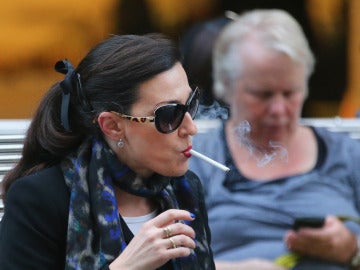 Mujer fumando