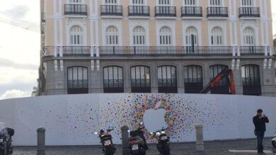 La manzana de Apple ya es parte de la Puerta del Sol