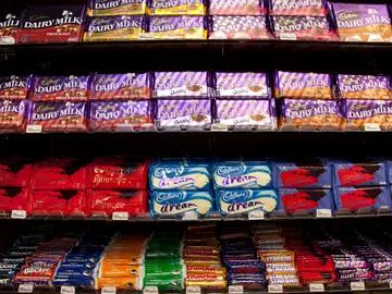 Descubren restos de ADN de cerdo en dos de sus barras de chocolate Descubren restos de ADN de cerdo en dos de sus barras de chocolate