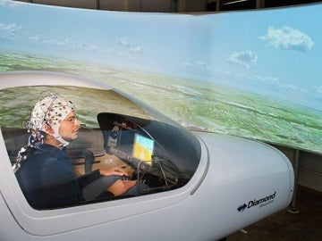 Un gorro que permite pilotar aviones con la mente