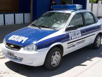 Coche de policía en Argentina Coche de policía en Argentina
