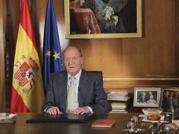 El Rey durante su mensaje de abdicación