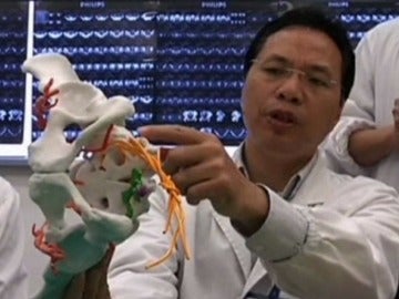 Realizan una operación de cadera utilizando una impresora 3D en Shangai