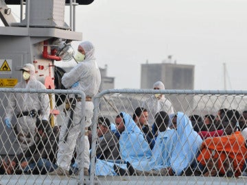 Rescatados más de 2.000 inmigrantes en las costas italianas Rescatados más de 2.000 inmigrantes en las costas italianas