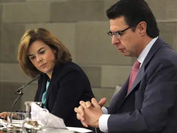 Soraya Sáenz de Santamaría, junto a José Manuel Soria Soraya Sáenz de Santamaría, junto a José Manuel Soria