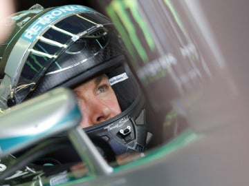 Rosberg, en el cockpit del Mercedes