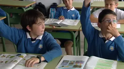 Niños en un colegio Niños en un colegio