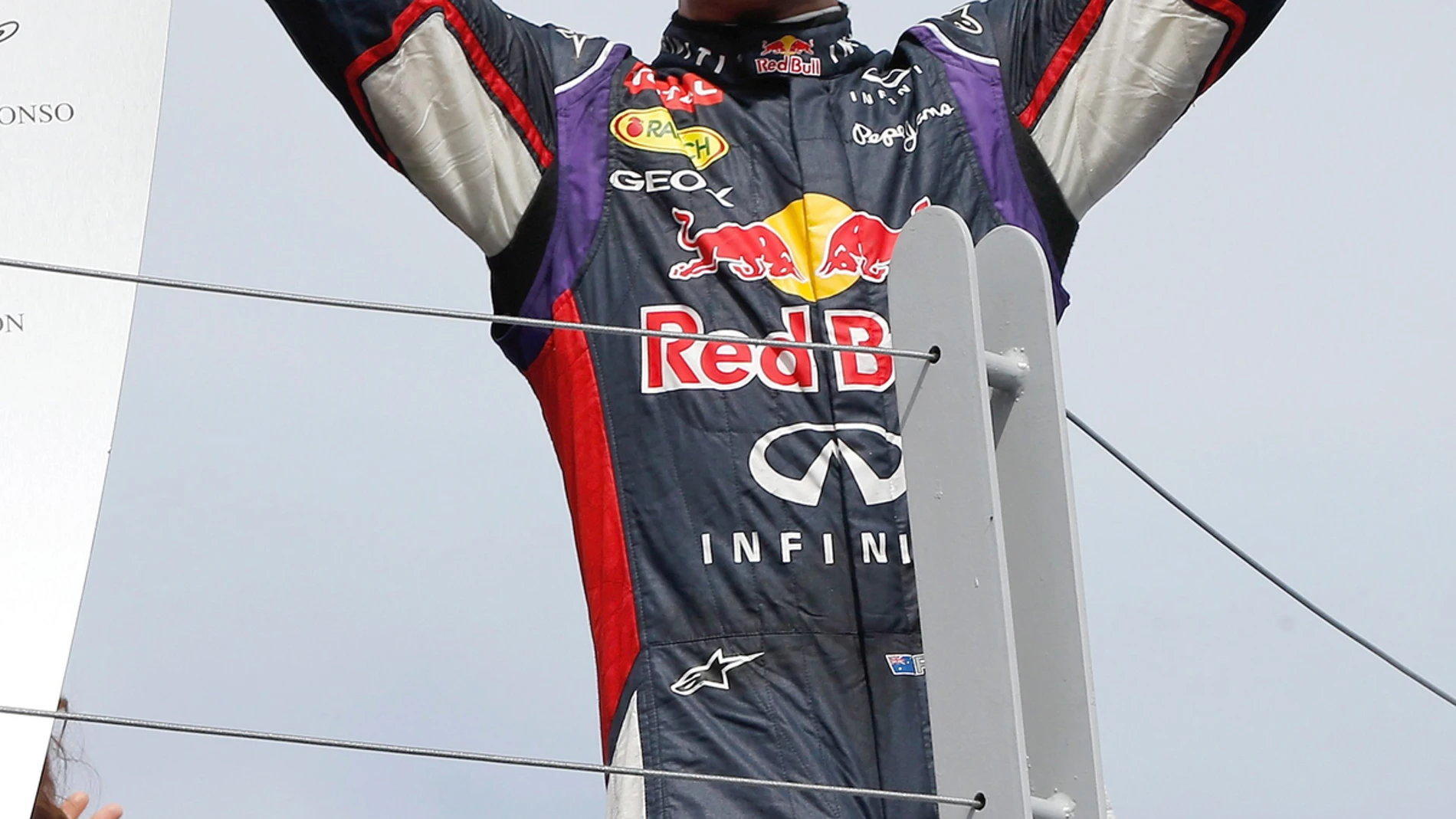 Ricciardo, exultante en el podio