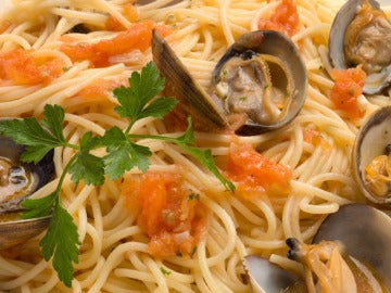 Espaguetis con Almejas Espaguetis con Almejas