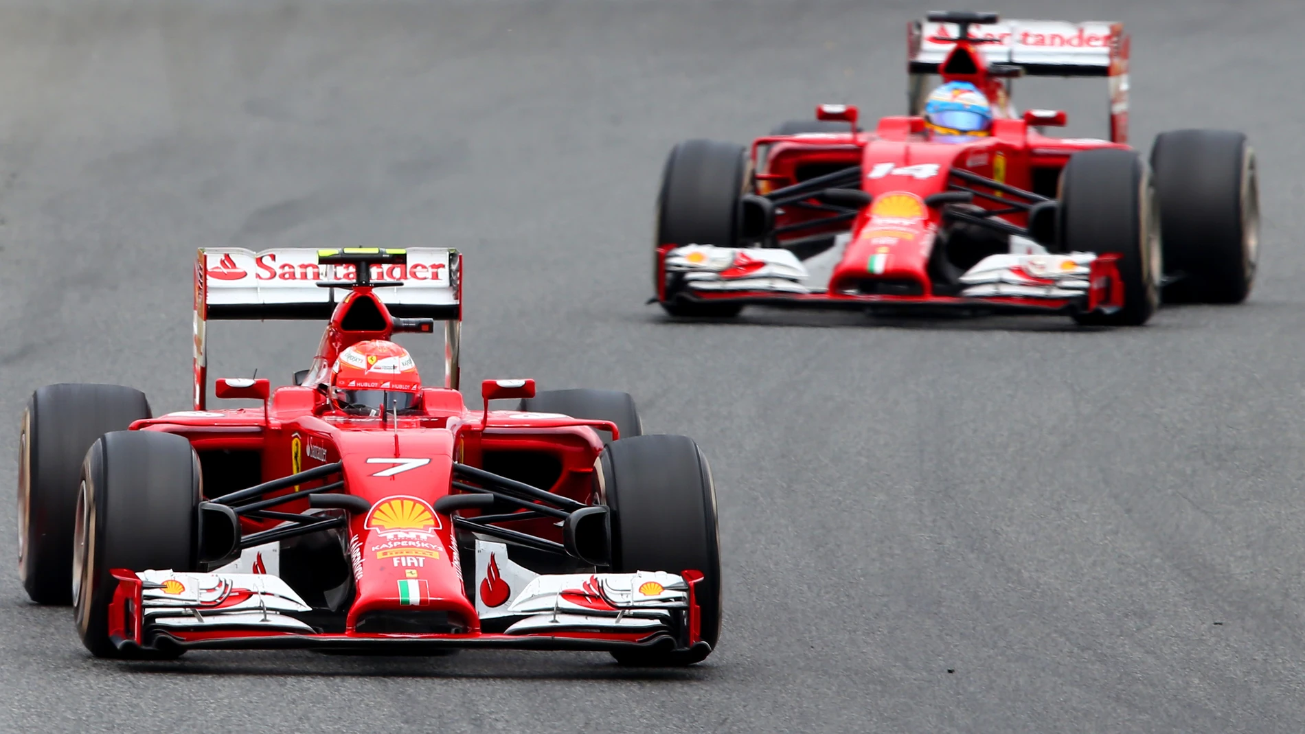 Los Ferrari de Raikkonen y Alonso