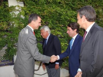 El Príncipe Felipe junto a Aznar, González y Zapatero