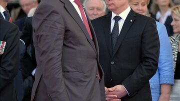 Poroshenko y Putin hablan sobre medidas para un alto el fuego