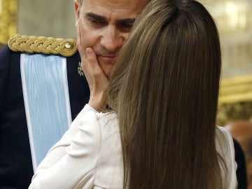 Primer beso de Felipe y Letizia como Reyes de España