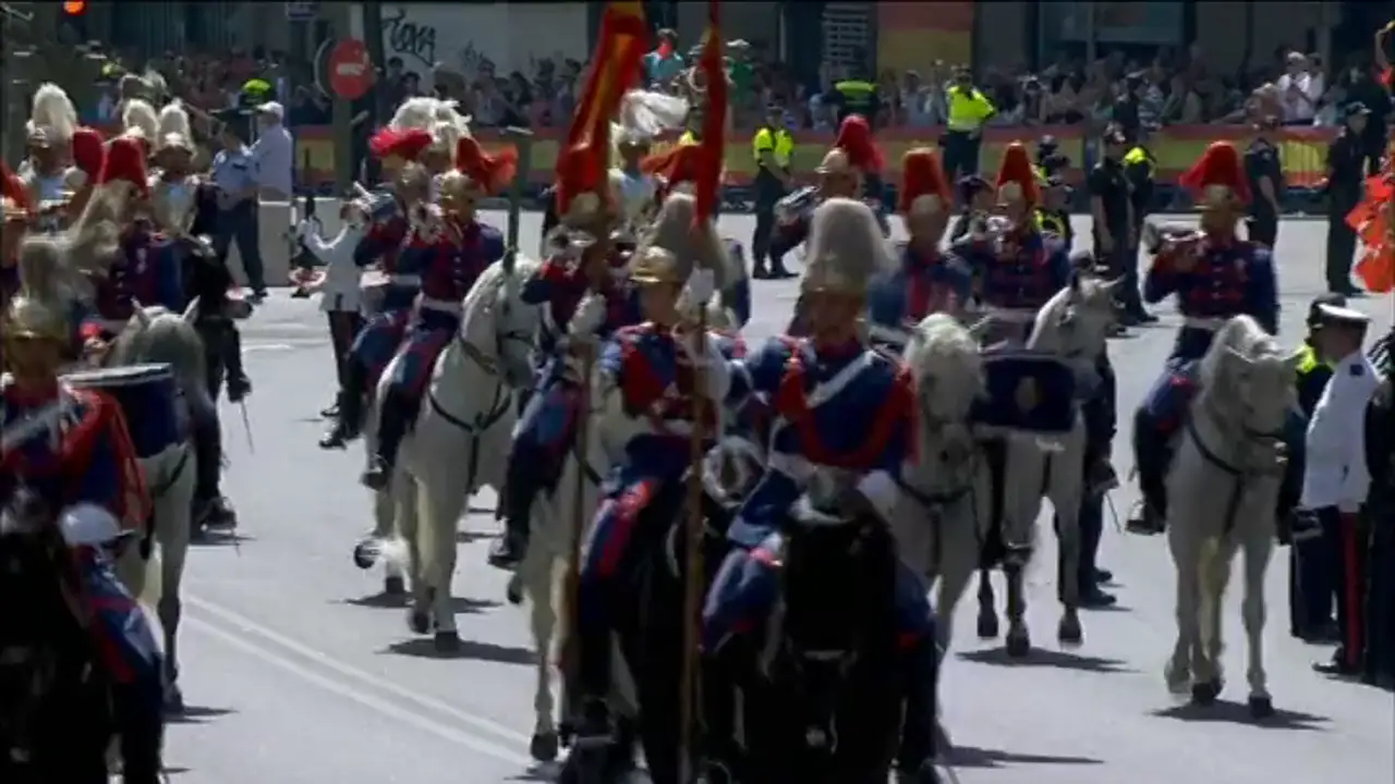 La comitiva encara la Gran Vía