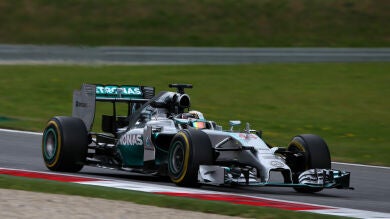 Alonso termina tercero en unos Libres 2 dominados por Hamilton y Mercedes