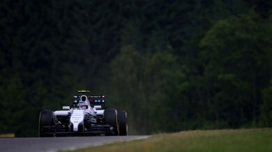 Williams se cuela en el imperio Mercedes con Bottas líder de los Libres 3