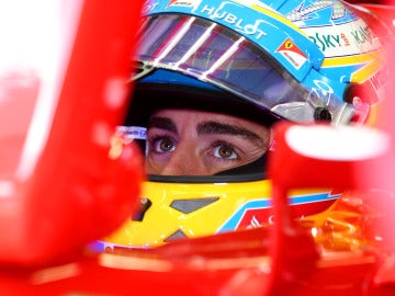 Alonso, en el cockpit del Ferrari