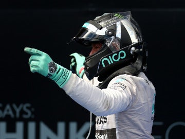 Rosberg, exultante tras su casco