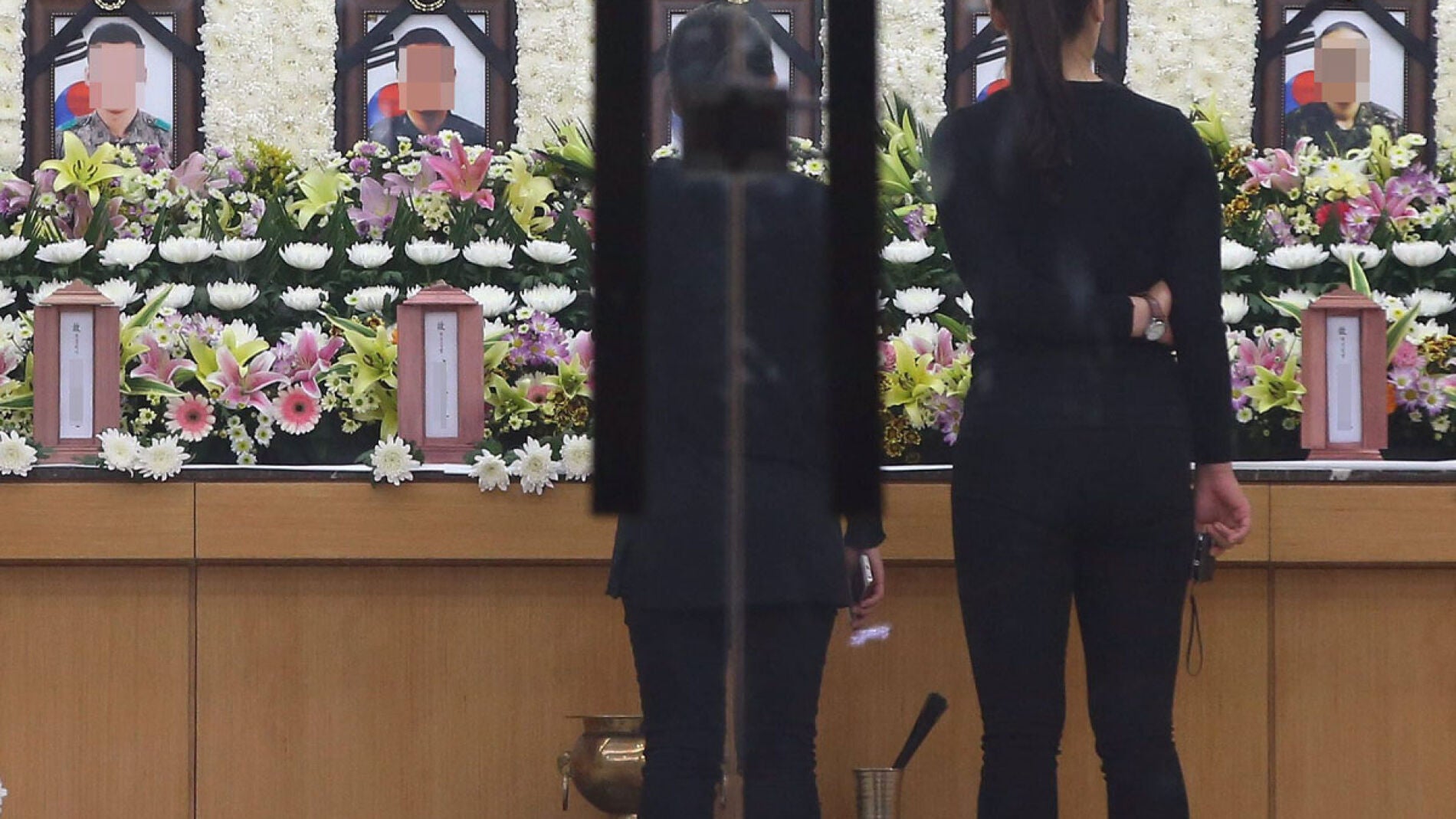 Familiares de los soldados fallecidos