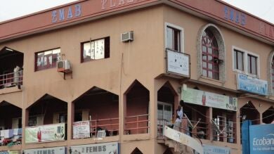 Al menos 30 muertos por una explosión en un centro comercial de Abuya, en Nigeria