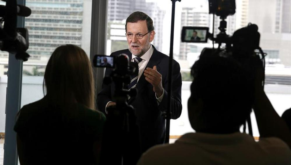 El presidente del Gobierno, Mariano Rajoy, comparece ante los medios de comunicación 
