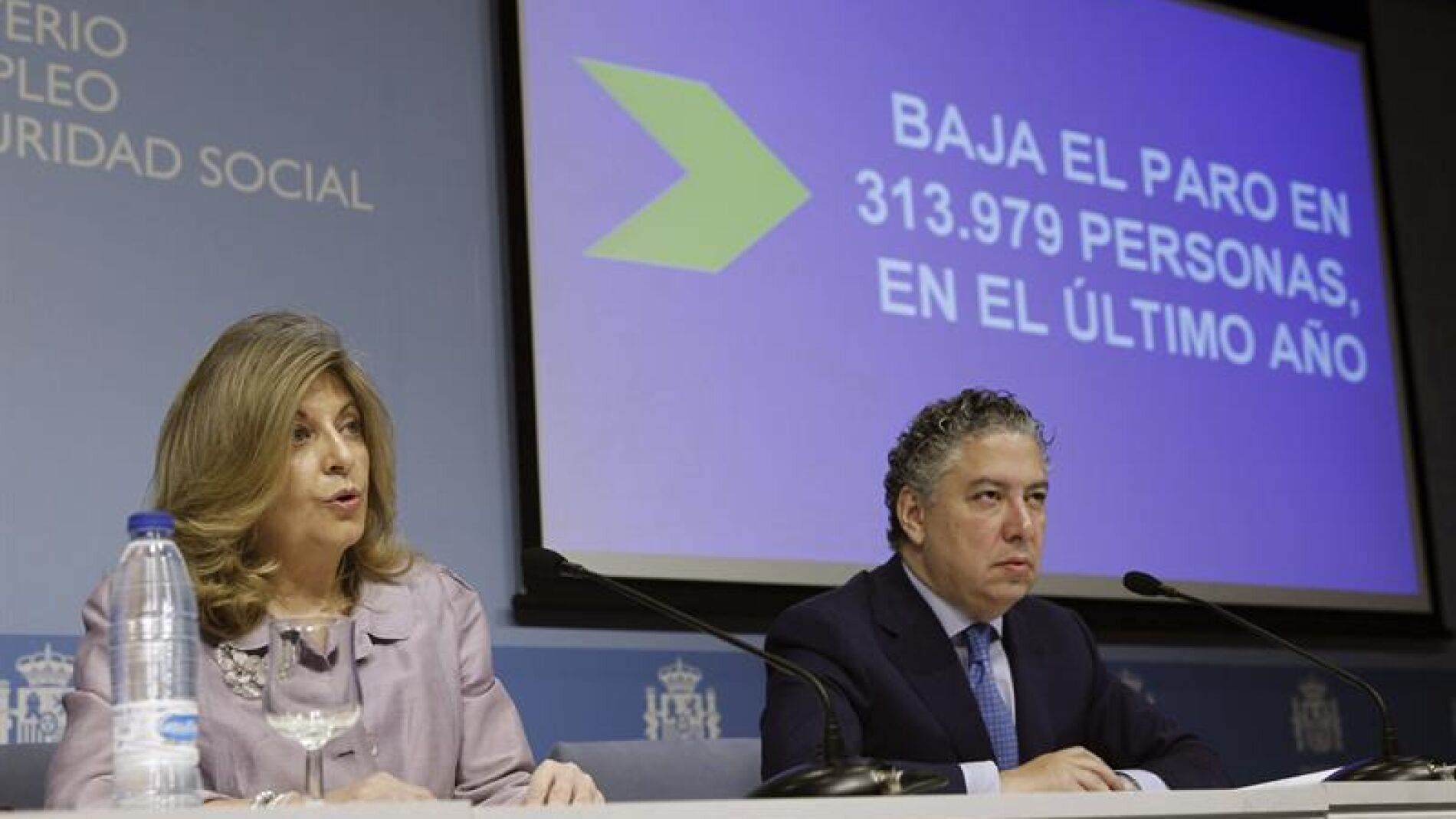 Los secretarios de Estado de Empleo y de Seguridad Social, Engracia Hidalgo (i) y Tom&aacute;s Burgos (d)