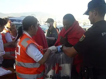 Rescatan a seis inmigrantes Rescatan a seis inmigrantes