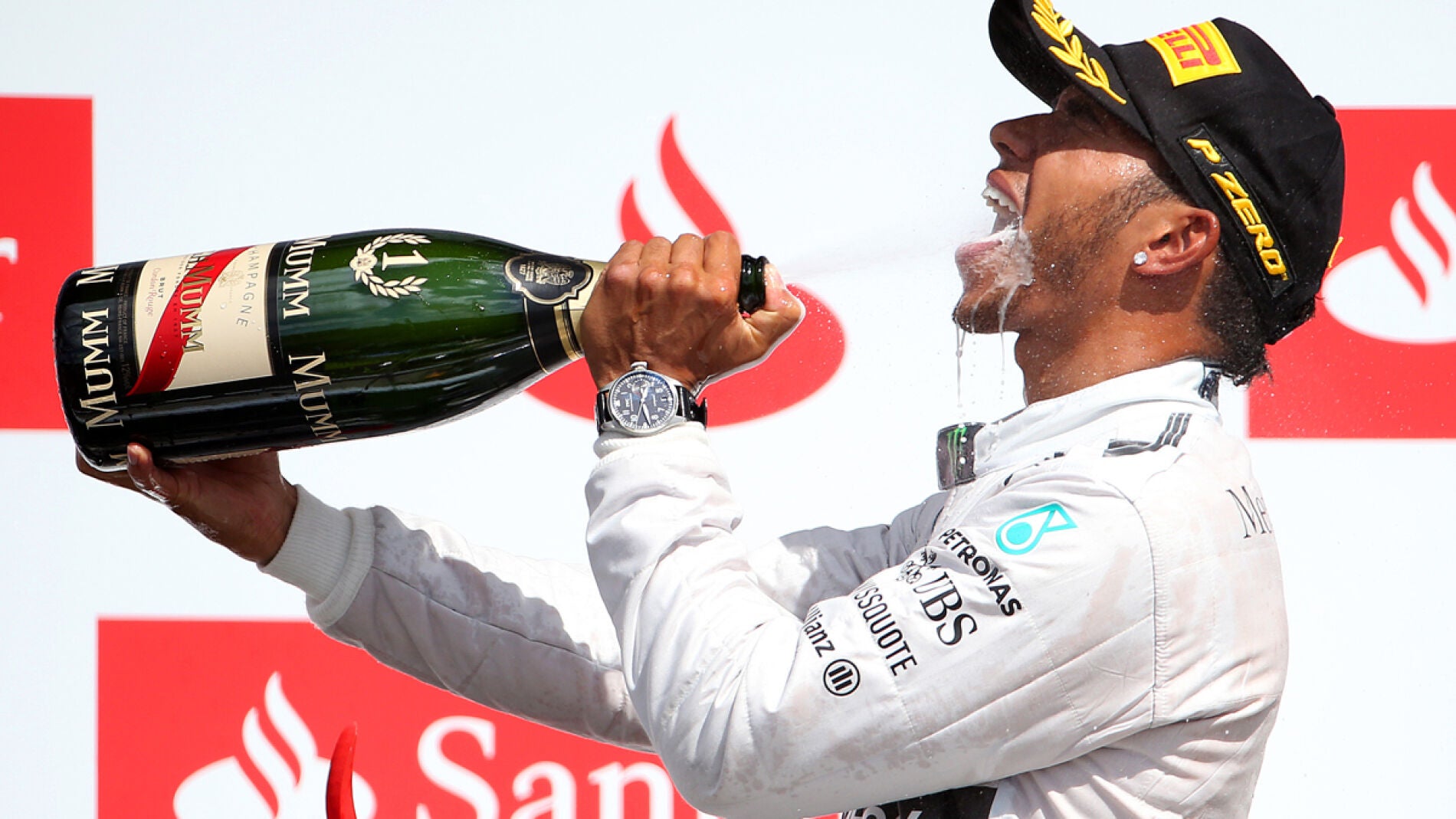 Hamilton disfruta del champ&aacute;n de la victoria