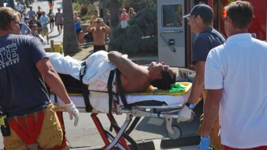Un tiburón blanco de dos metros ataca a un nadador en California