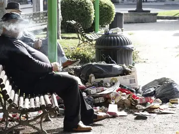 La basura se acumula en las calles de Lugo La basura se acumula en las calles de Lugo