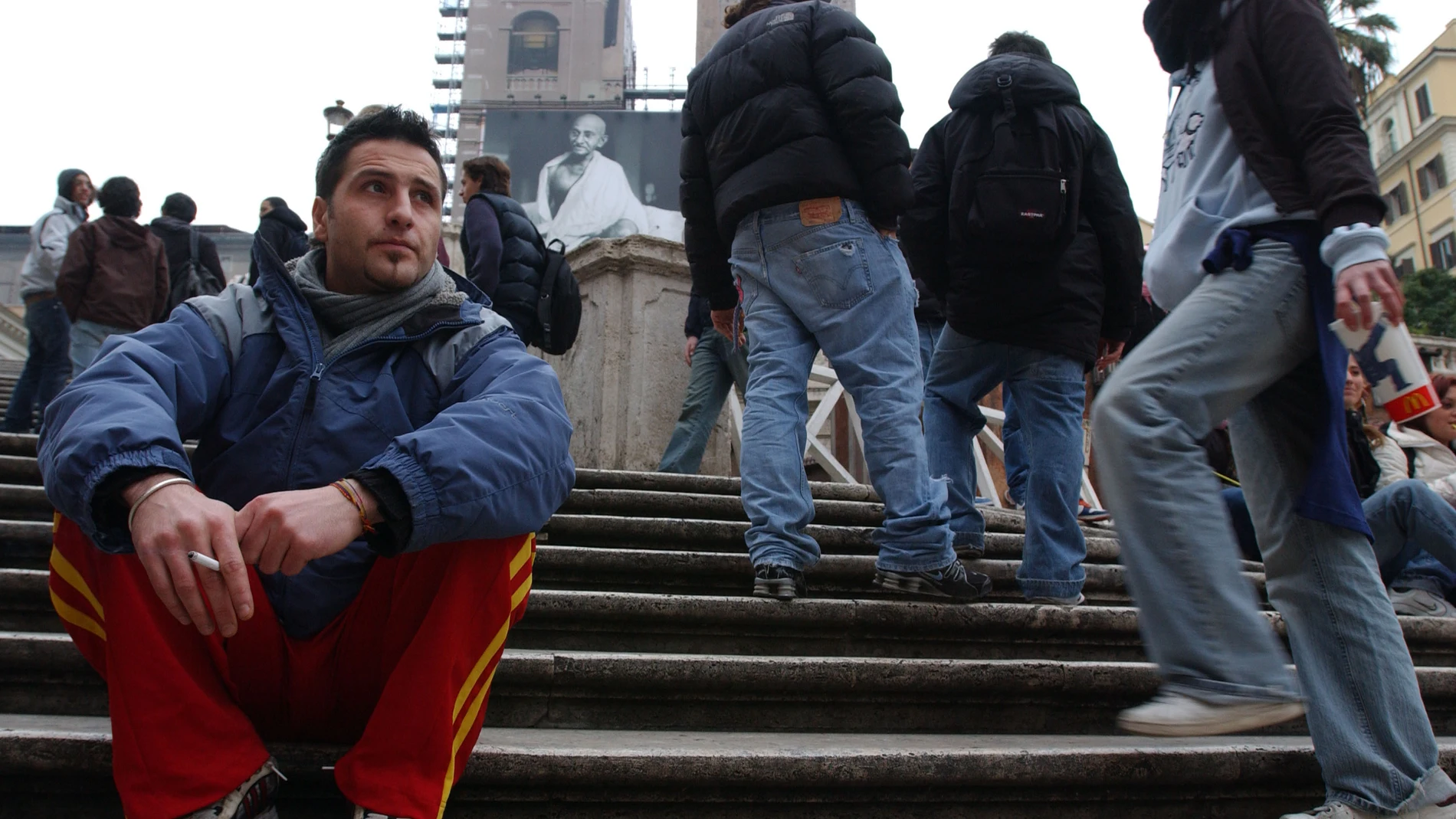 Ocho de cada diez 'ni-nis' tiene entre 20 y 24 años y más de la mitad son varones Ocho de cada diez 'ni-nis' tiene entre 20 y 24 años y más de la mitad son varones