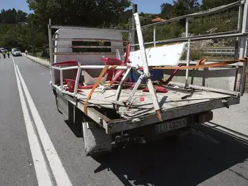 Estado en el que ha quedado el camión abierto en el que han explotado bombas de palenque Estado en el que ha quedado el camión abierto en el que han explotado bombas de palenque