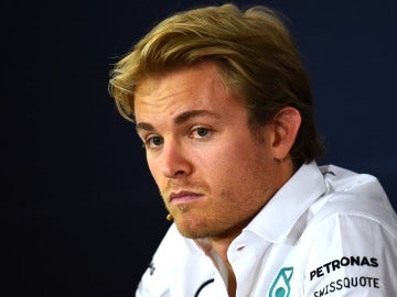 Rosberg atiende a los medios