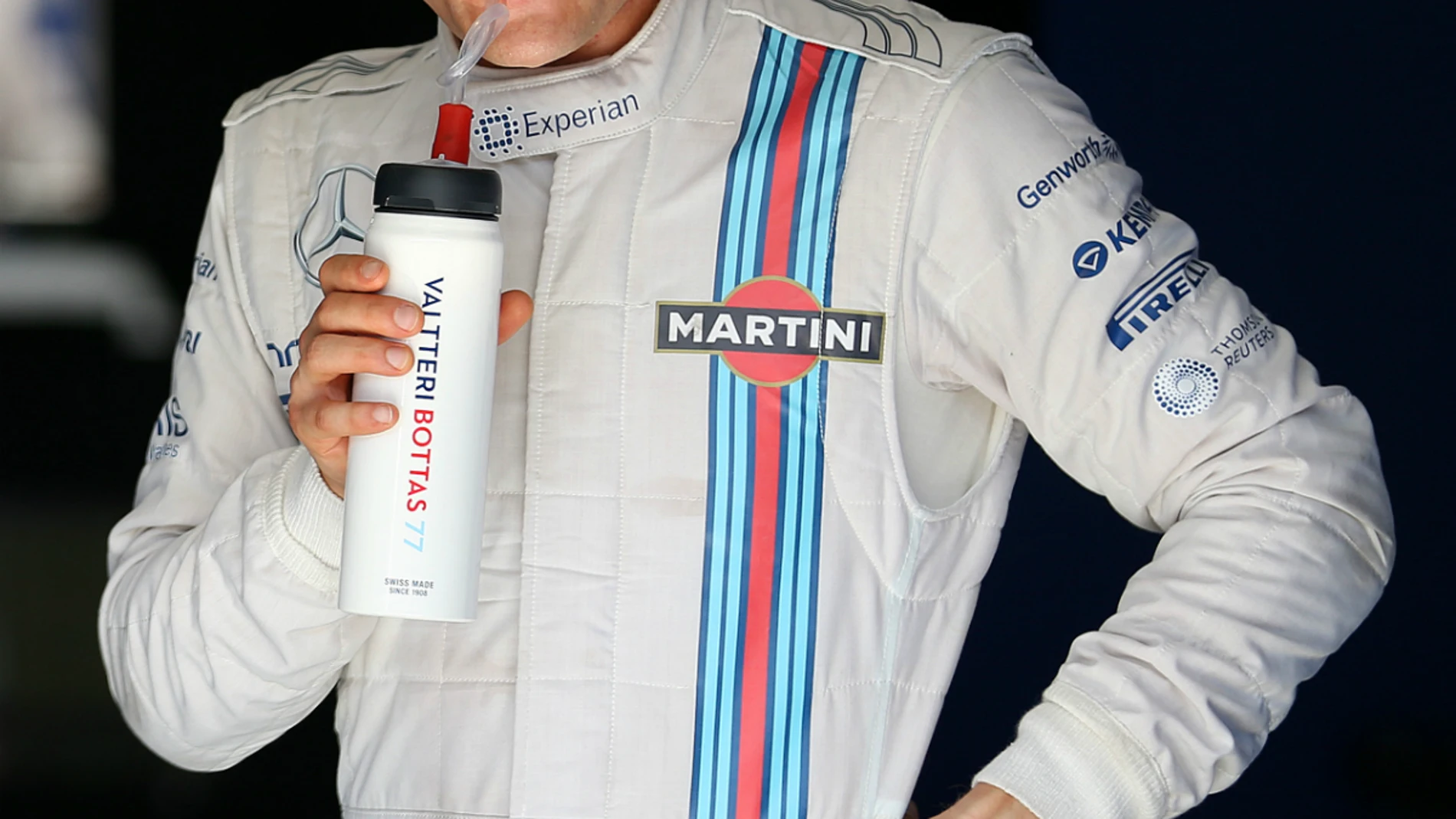Bottas bebe líquido