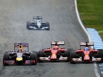 Raikkonen, Vettel y Alonso, en línea