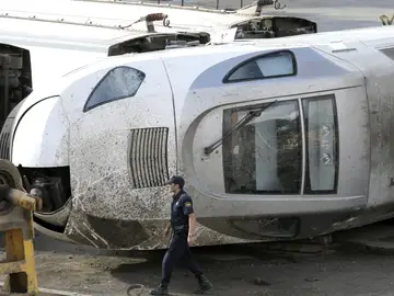 Estado del vagón del tren Alvia que se estrelló en la curva de Angrois Estado del vagón del tren Alvia que se estrelló en la curva de Angrois